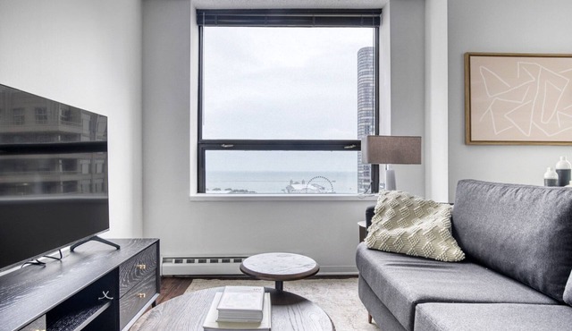 Ideal Streeterville Studio w/Gym, Pool, walk to Navy Pier, by Blueground