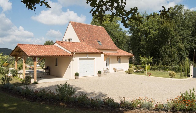 Ideal villa for 6 holidaymakers in black Périgord
