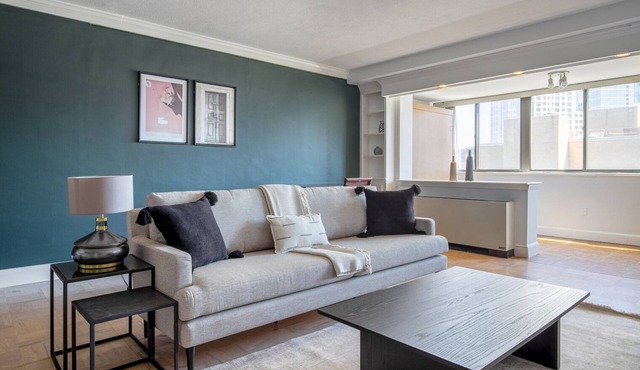 Ideal West End 1BR w/Gym, W/D, walk to MGH & T Stop
