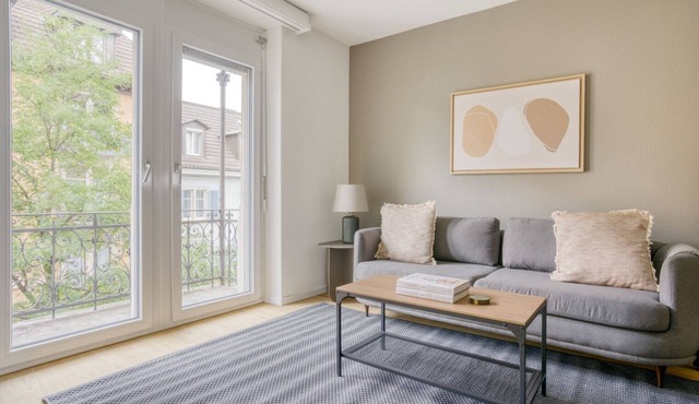 Ideal Wiedikon 3.5 Room w/Storage, 1 min to Market, by Blueground