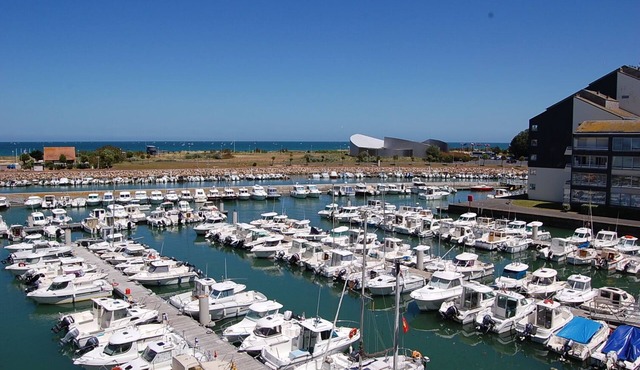 Ideally located nice 2 rooms - Stunning sea view