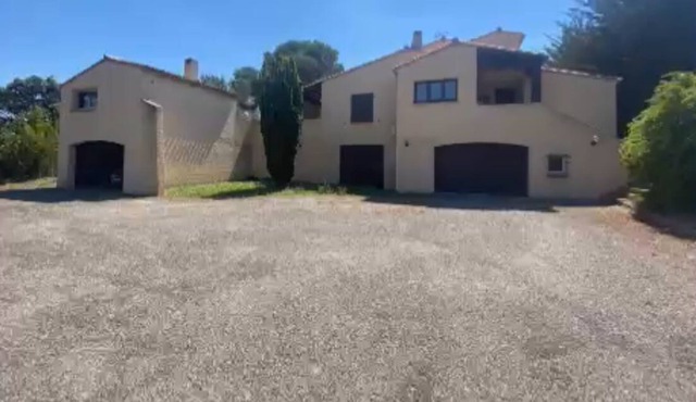 Ideally located between the sea and historic sites, pleasant house in the pine forest