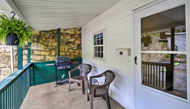 Ideally Located Bluefield Unit - Pets Welcome
