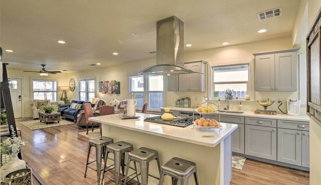 Ideally Located Chico Home - Fire Pit & Grill