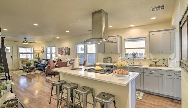 Ideally Located Chico Home - Fire Pit and Grill