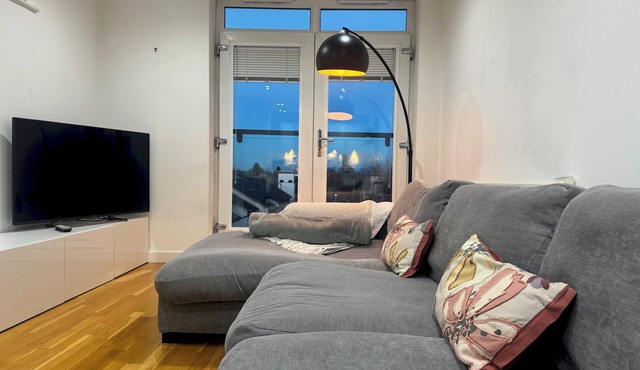 Ideally located Didsbury & Chorlton gated parking - Pass the Keys