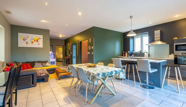 IDEALLY LOCATED GD APARTMENT, PARKING & PRIVATE TERRACE, JACCUZI, QUIET, DOMLOC