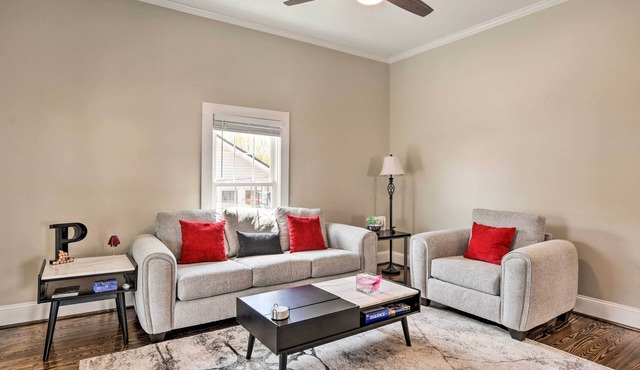 Ideally Located 'Penne Place' w/Deck & Grill