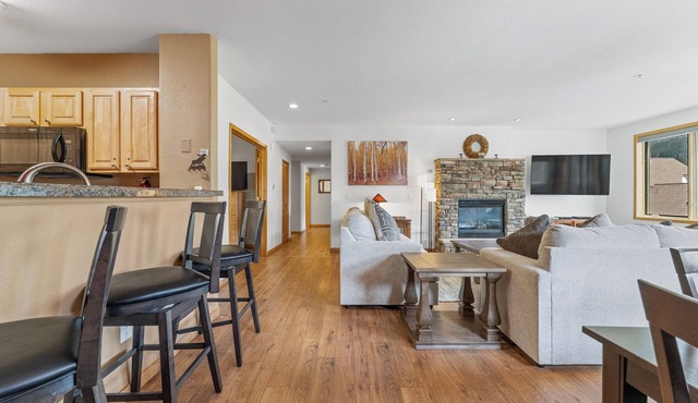 Ideally Located, Spacious Condo w/Mountain Views from 2 Private Balconies!