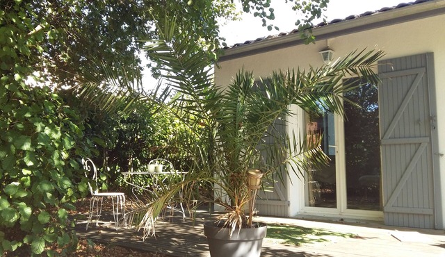 ideally located to visit Bordeaux and its region