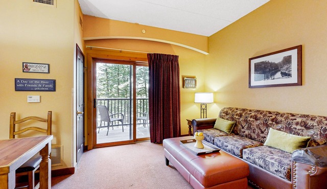 Ideally located condo with scenic balcony, on-site golf, & central AC