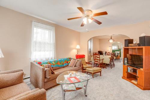 Ideally Located Villas Home 2 Mi to Beaches!