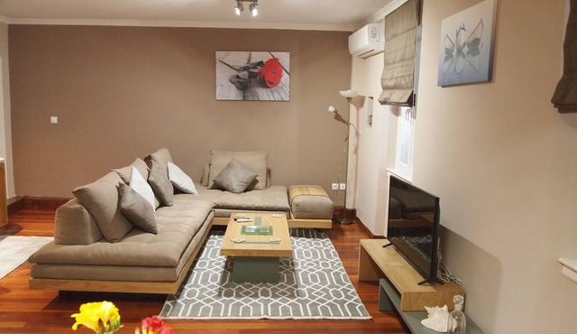 Ideally Situated Corfu Old Town Apartment