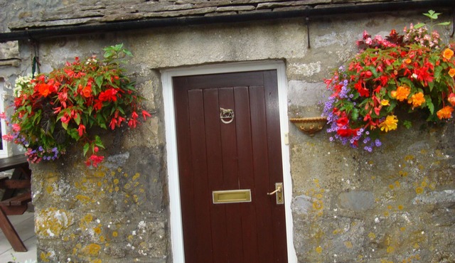 Idle for walking. In the centre of the 3peaks