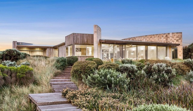 Idle Rocks - Private Beach Breakaway with panoramic views.