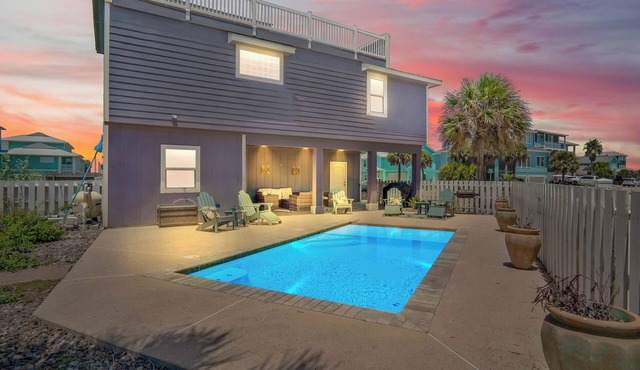 Idleweiss Island Retreat | A Luxe Interior + Private Pool & Rooftop Deck!