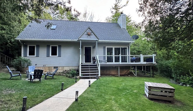 Idlewild Hideaway by the Bay (with Large Deck)