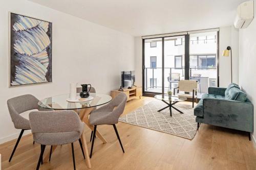 Idyllic 1-Bed Near Popular Shopping Streets