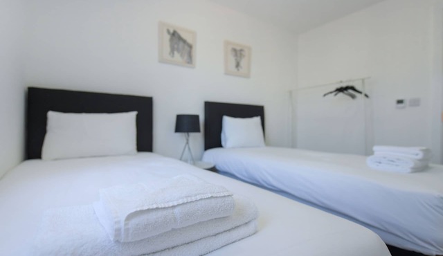 Idyllic 2bed City Home, Low Carbon, Parking