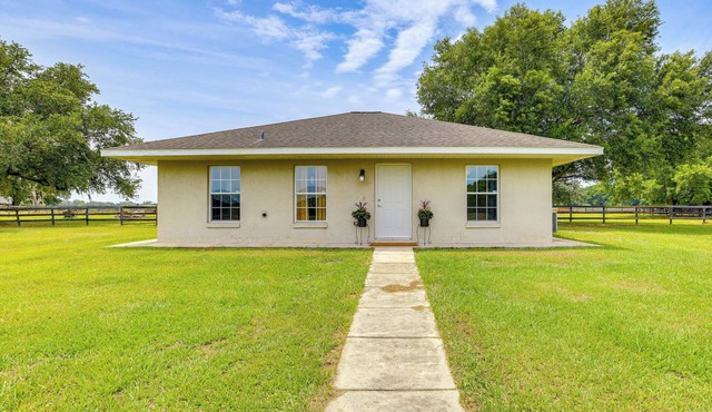 Idyllic Anthony Home: Riding Arena w/Mirror Wall!