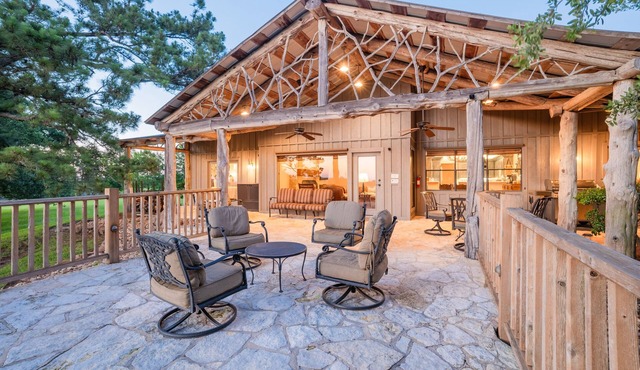 Idyllic 'century Oaks Farm' in New Ulm on 46 Acres