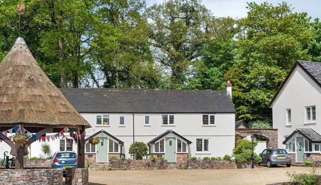 Idyllic Cottage in Heart of Devon Countryside