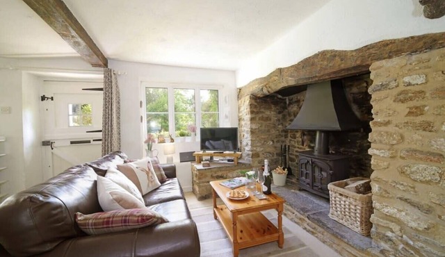 Idyllic Cottage in Dorset, Garden & Parking