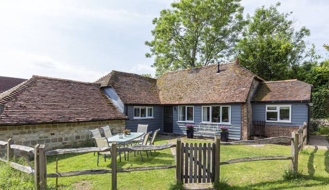 Idyllic cottage with stunning views, Petworth