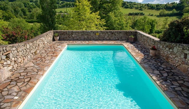 Idyllic Country House with secure pool, panoramic views