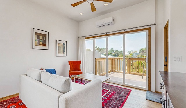 Idyllic Dog Friendly, Del Mar Coastal Retreat - Walk to Beach & Lagoon