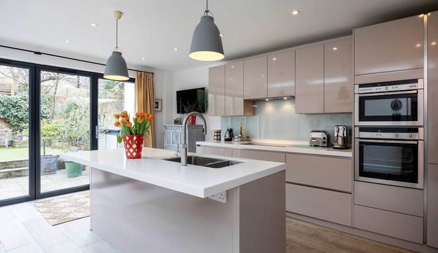 Idyllic Elegance, by Veeve