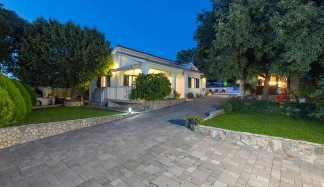 Idyllic Escape Villa Maretici with Pool and Private Garden - Three Bedroom Villa with Pool and Garden