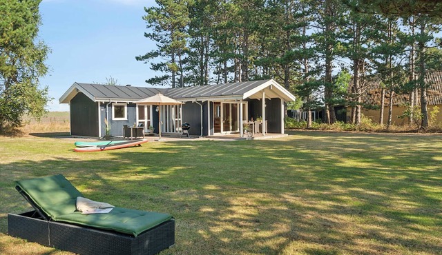 Idyllic family summer house 75 meters from coast