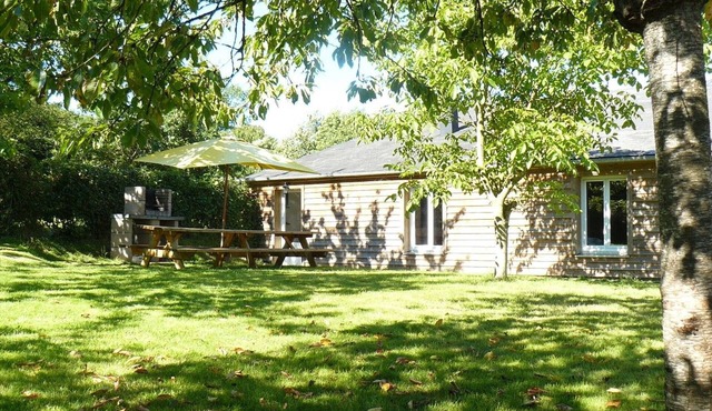 Idyllic Retreat in the Heart of Alpes Mancelles: Cozy Cottage with Outdoor Activities & Discounts