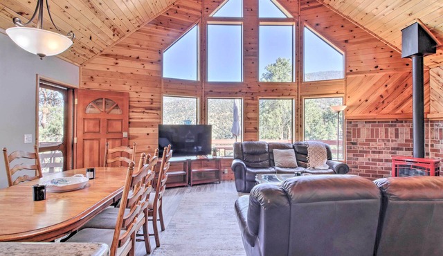Idyllic Frazier Park Cabin: Views, Pool Table