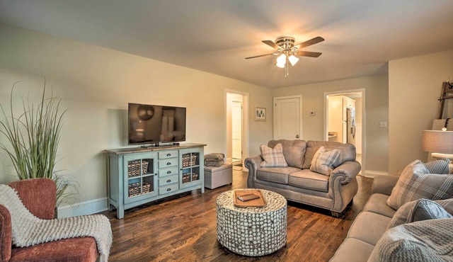 Idyllic Getaway w/Deck ~ 4 Mi to Dtwn Athens