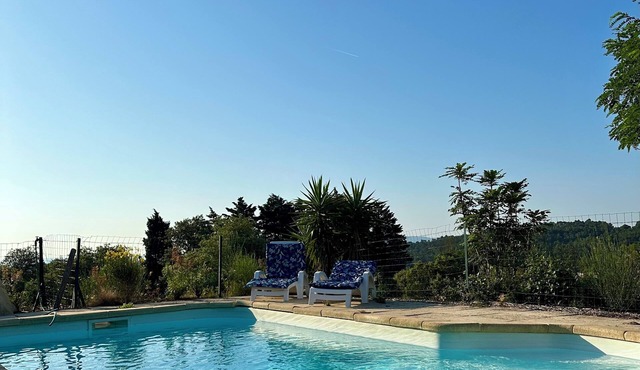 Idyllic gîte with private pool and garden in beautiful surroundings.