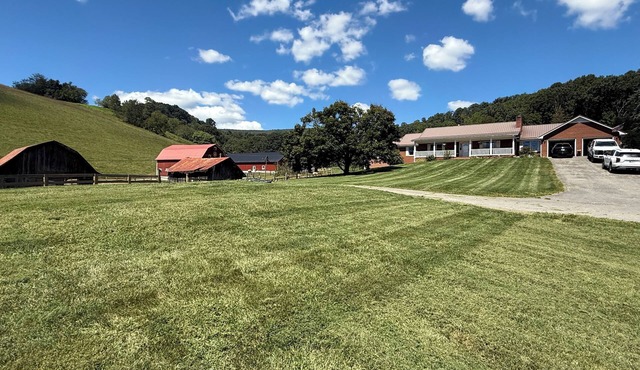 Idyllic Horse Farm Minutes to VT