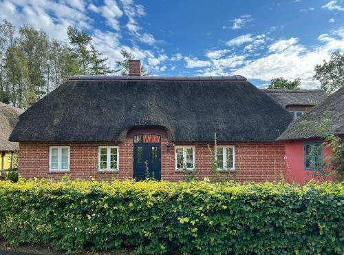 Idyllic House By Mossø