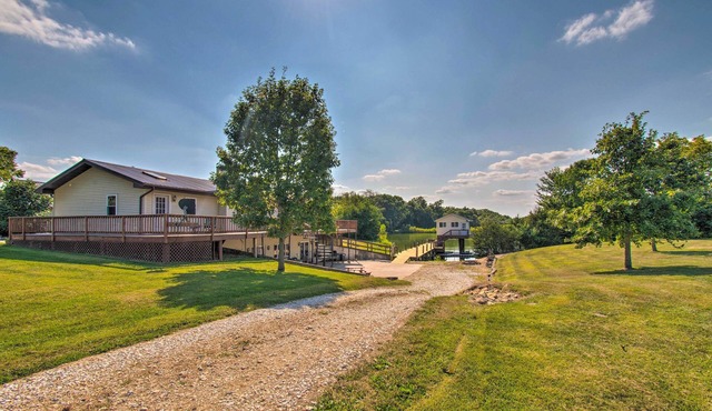 Idyllic Mt Sterling Retreat w/Private Lake!