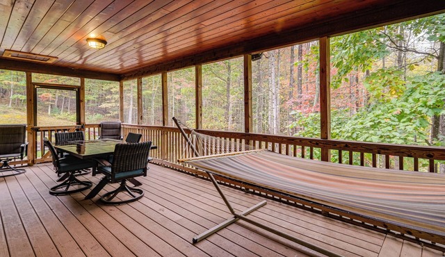 Idyllic Mtn Retreat w/Hot Tub Near Shenandoah NP!