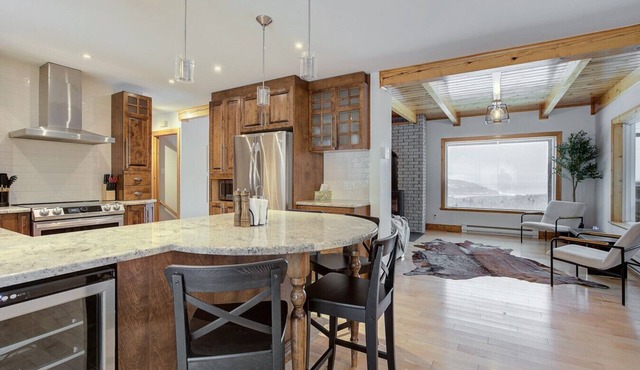 Idyllic Nature Retreat | Hot tub & Scenic Views
