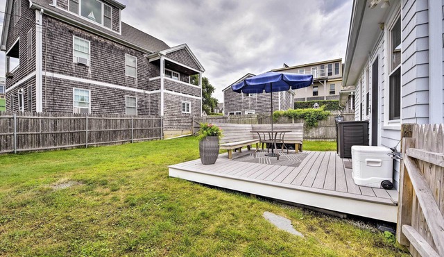 Idyllic Newport Area Cottage - Walk to First Beach