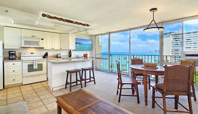 Idyllic Ocean Views from 12th floor 1 Bedroom Suite with Full Kitchen