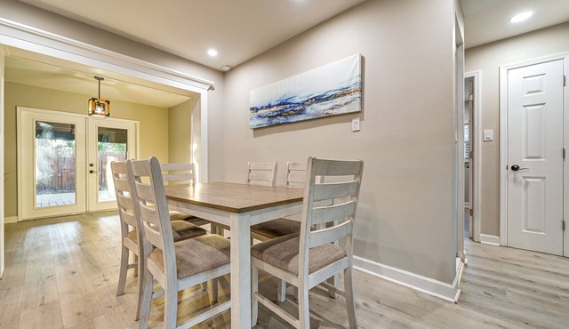 Idyllic Oldsmar Vacation Rental: 1 Mi to Beach!