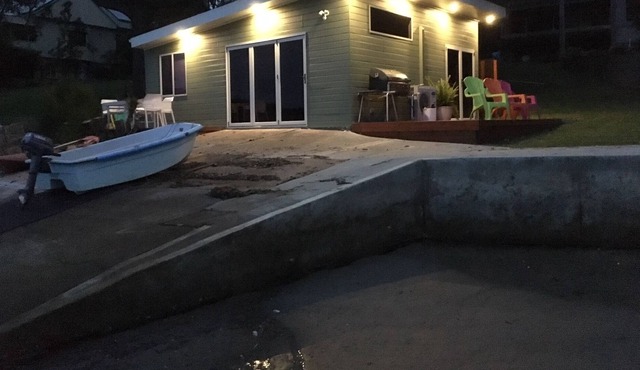 Idyllic Parents Retreat - Waterfront