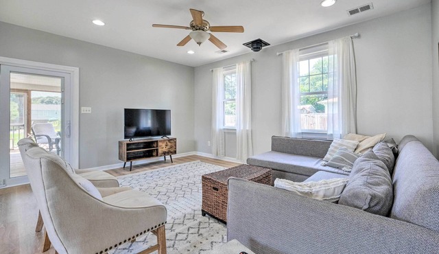 Idyllic Pasadena Retreat with Garden + Hot Tub!
