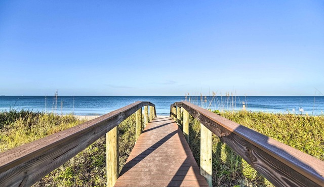 Idyllic Pass-a-grille Studio - Walk to the Beach!