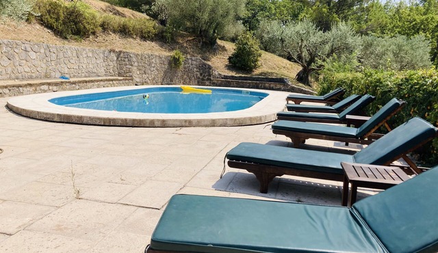 "IDYLLIC RETREAT" FARMHOUSE, GUESTHOUSE, HUGE GARDEN, POOL, CLOSE TO VILLAGE