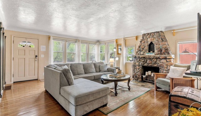 Idyllic retreat near the Incline, nestled in Manitou’s breathtaking landscapes.